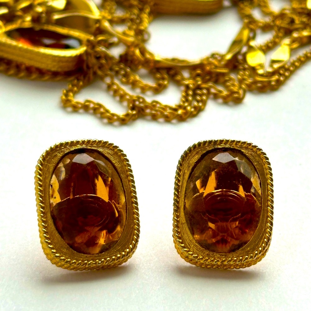 VTG 60’s Sarah Coventry ‘Golden Embers’ Clip On Earrings Topaz Amber Glass Gold